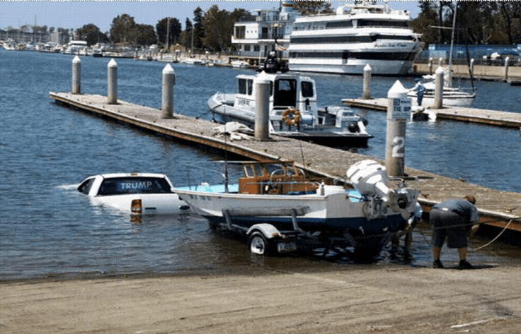 trump boat